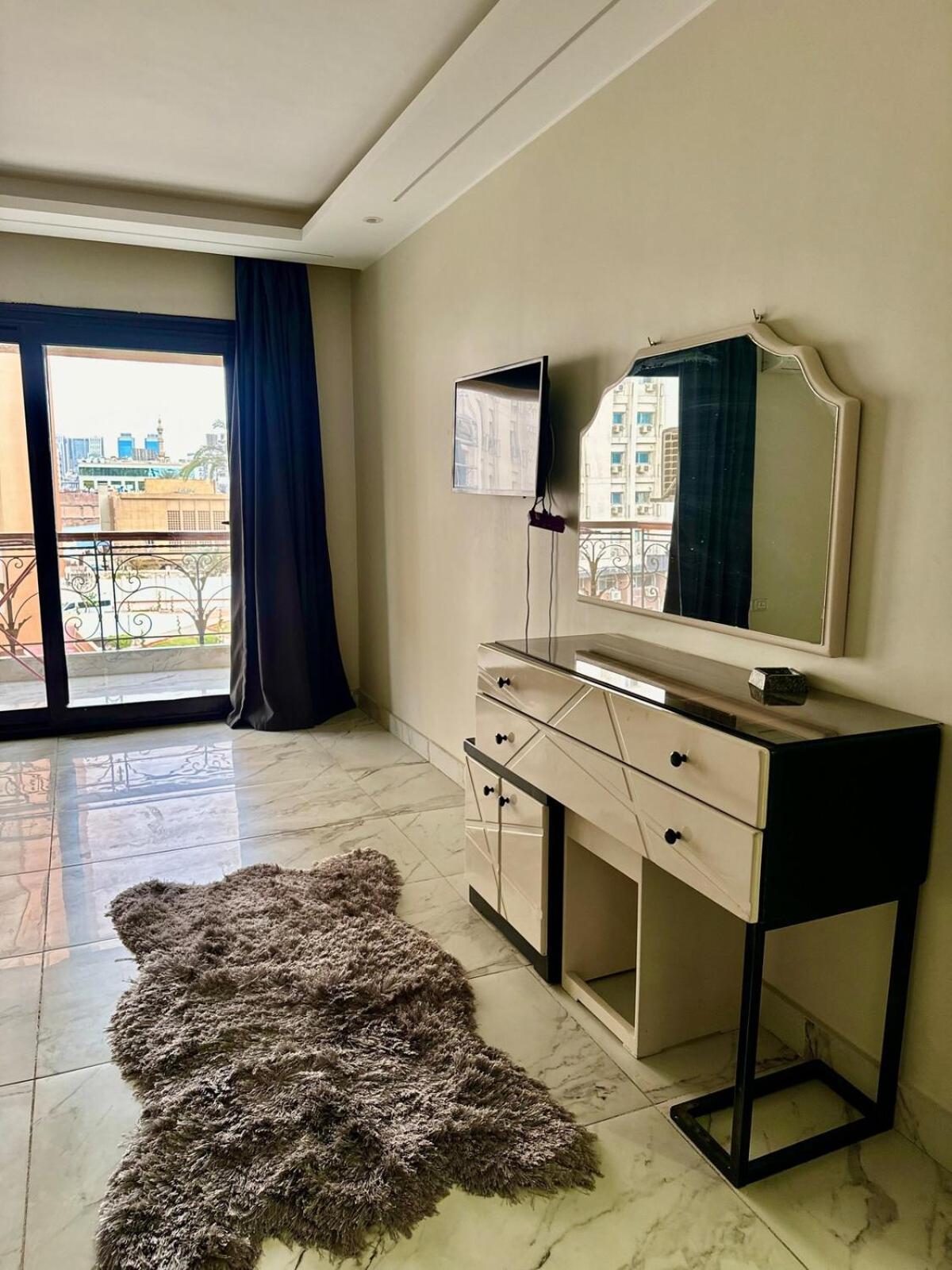 Stylish 3br In Dokki - Fully Furnished & Equipped Cairo